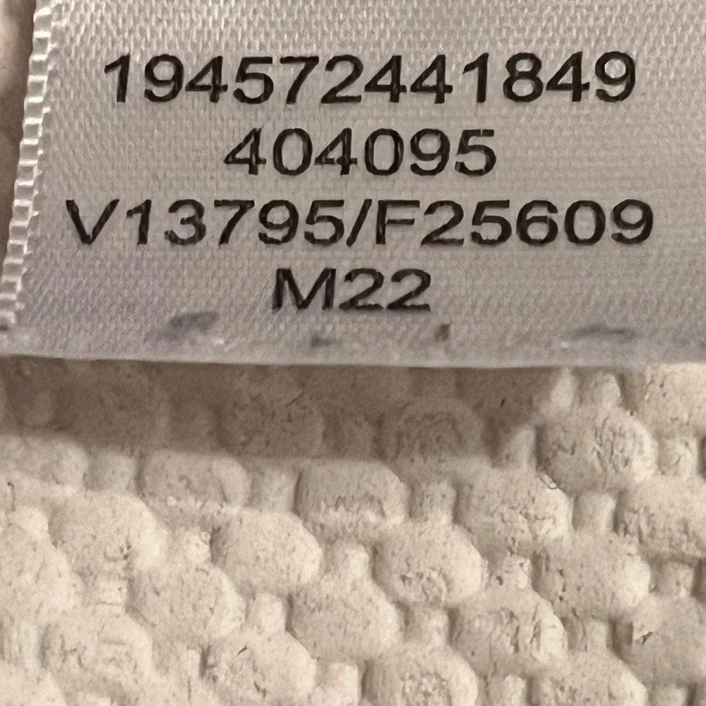 Land s End bathroom Toilet rug size 24 by 20 inches NWOT